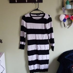 Stripped 3/4 sleeve bodycon sweater dress